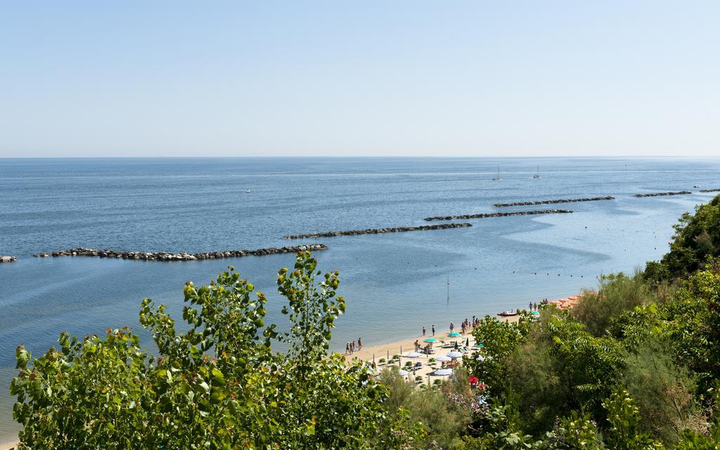 Hotel Alexander Gabicce Mare Exterior foto